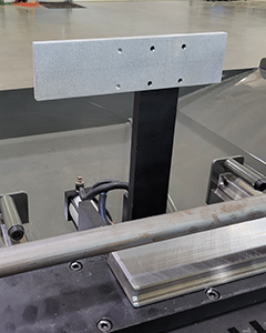 Material Stop for Precise Extrusion Placement in X and EX Series CNC Machines Material stop used for fast and accurate extrusion placement in C.R. Onsrud X and EX series CNC machines, ensuring precise positioning in clamps.